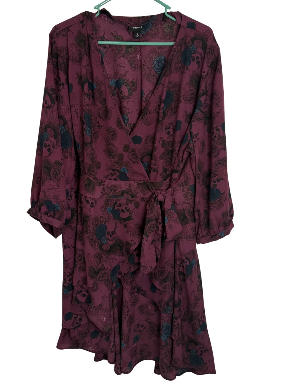 Torrid Purple & Black Floral & Skull 3/4 Sleeve Wrap Top Blouse Size 3X